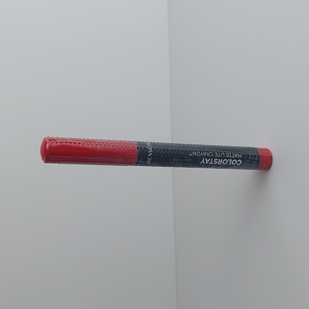 Revlon colorstay‎ Matte Leger Lite crayon you choose